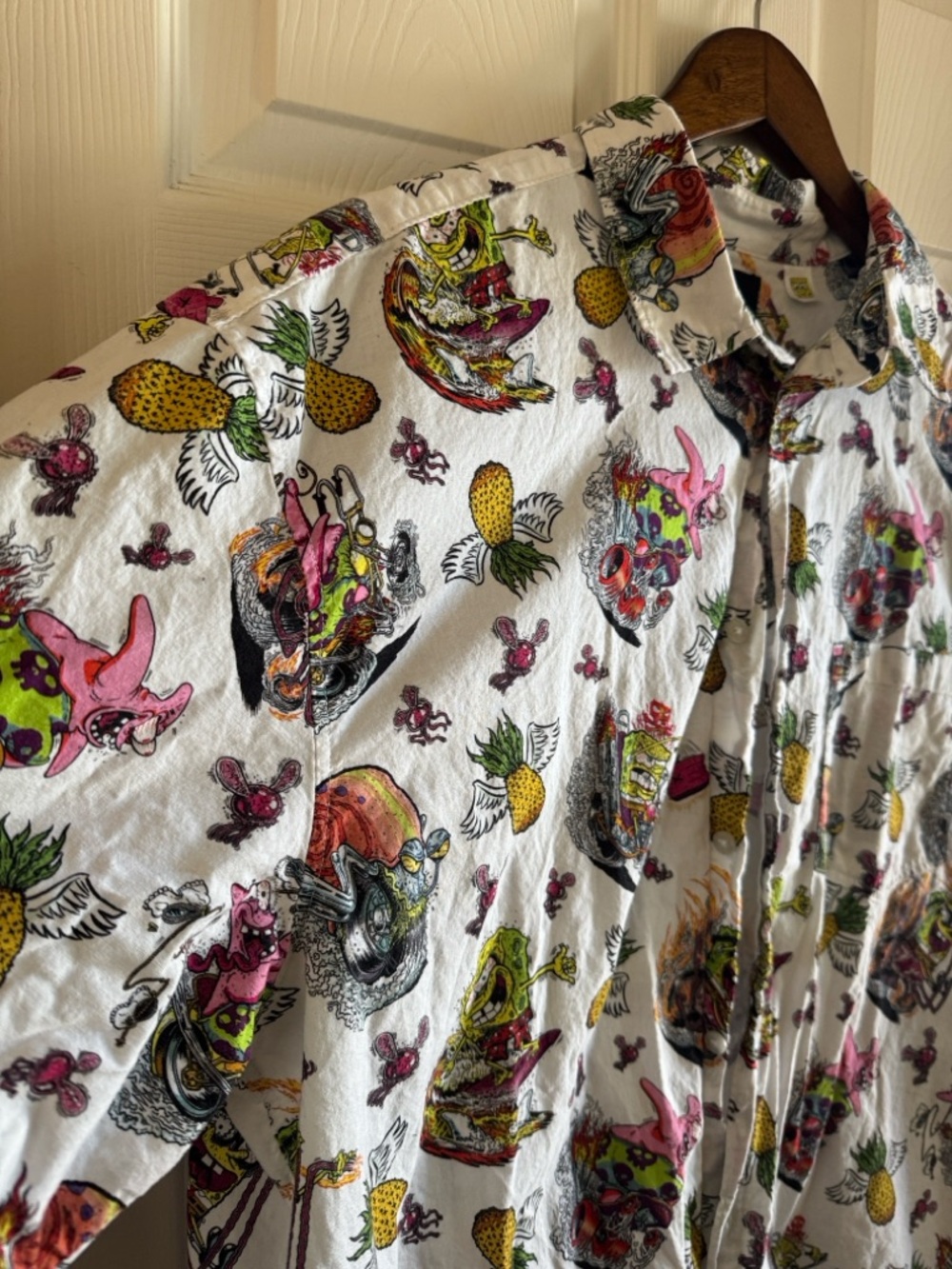 H&M White Short-Sleeve Button Shirt with Pink, Yellow and Green Tropical Print - Picture 3 of 4